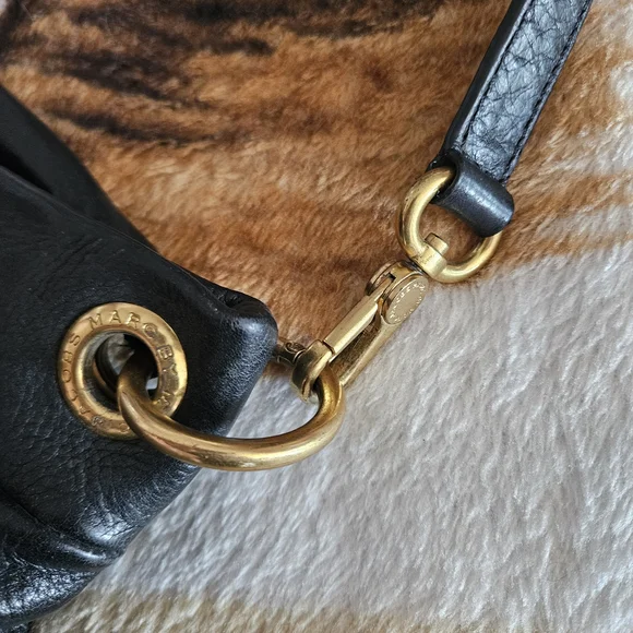 Marc Jacobs Black Leather Shoulder Bag with Gold Accents - Picture 5 of 5